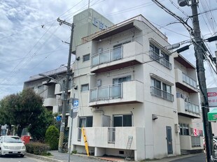 上田マンションの物件外観写真